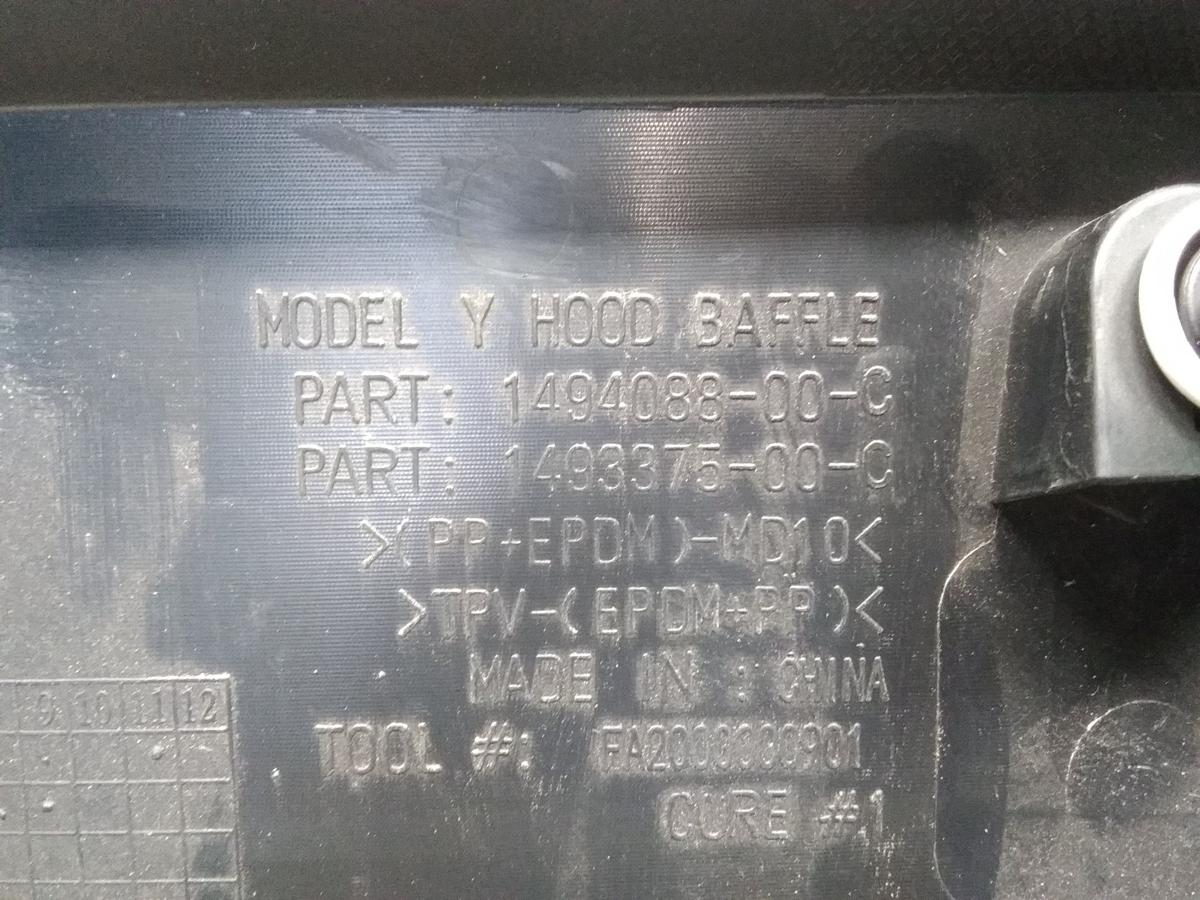 Tesla Model Y original Innenverkleidung Dämmung Motorhaube Bj.2022