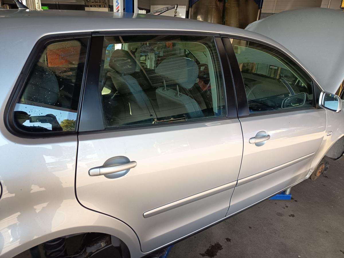 VW Polo 9N1 original Tür hinten rechts Fahrerseite LA7W Reflexsilber EZ2004