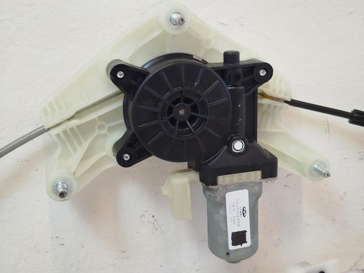 Omoda 5 EV Elektro Fensterheber vorn rechts elektrisch Motor und Hebermechanik
