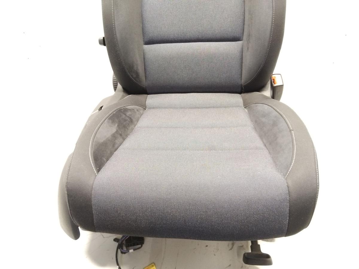 VW Golf 6 orig. Sitz vorn rechts Beifahrersitz Stoff dunkelgrau 5-Türer BJ2012