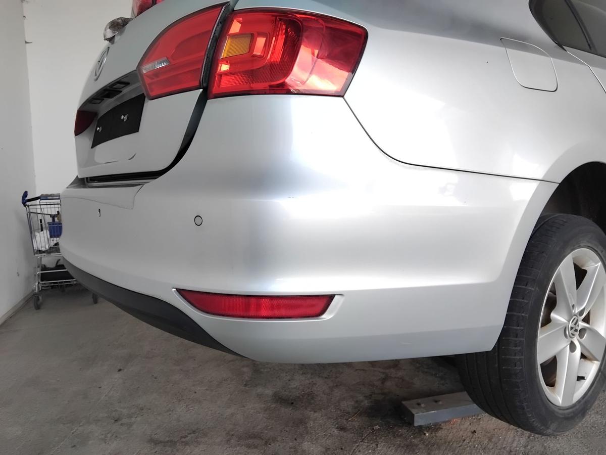 VW Jetta VI 162 original Stossf&auml;nger Sto&szlig;stange hinten mit PDC reflexsilber LA7W BJ2012