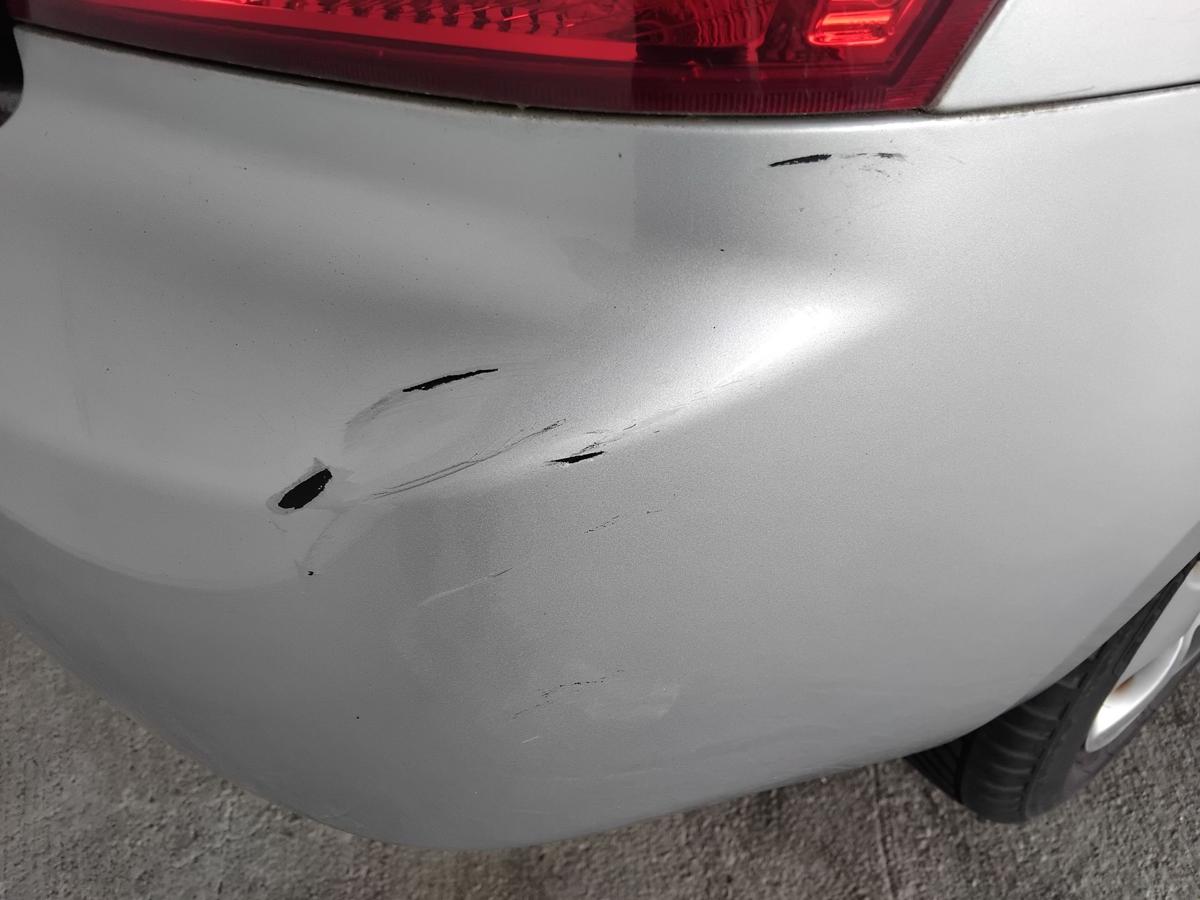 Kia Cerato FE orig Stossf&auml;nger Sto&szlig;stange hinten 5t&uuml;rig Steilheck BJ2006 6C clear silver