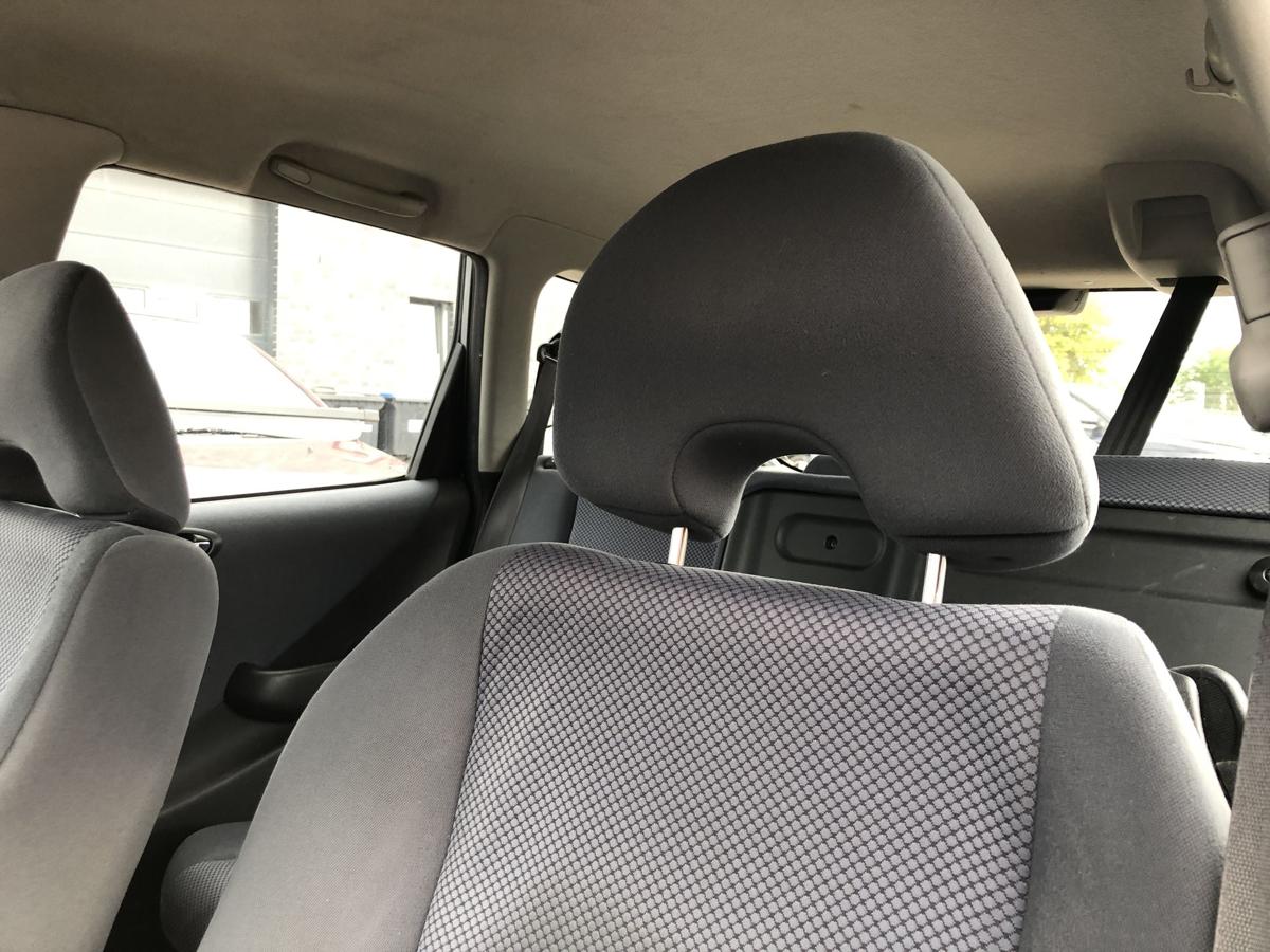 Honda Jazz Typ GD Sitz vorn links Fahrersitz Stoff ohne Heizung Autositz