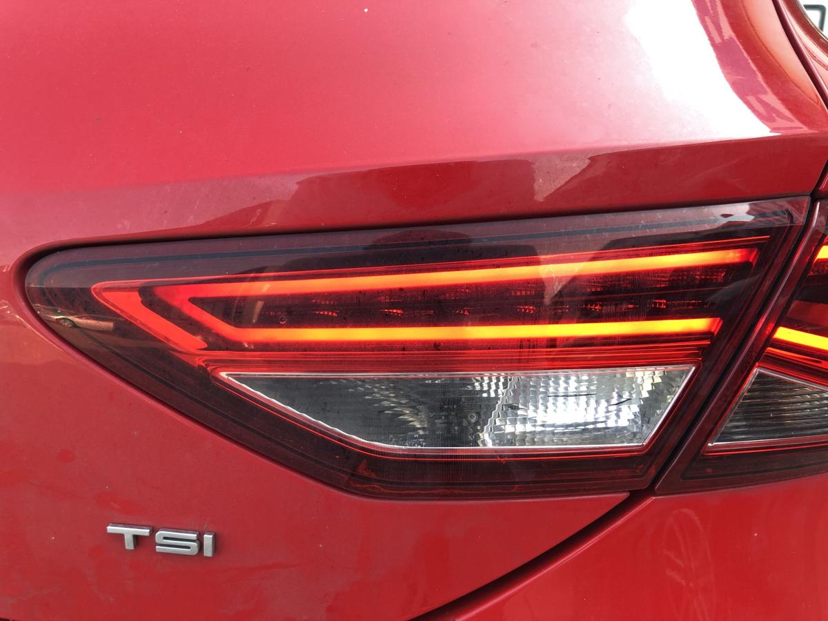 Seat Leon 5F R&uuml;ckleuchte innen rechts Heckklappenteil LED Heckleuchte R&uuml;cklicht
