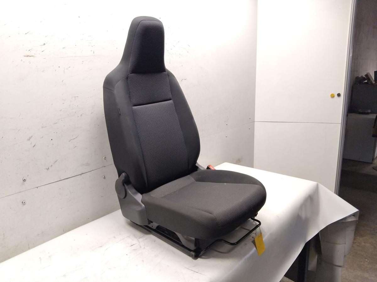 Skoda Citigo orig.Sitz vorn rechts Beifahrersitz Stoff dunkelgrau 3-t&uuml;rig BJ2012