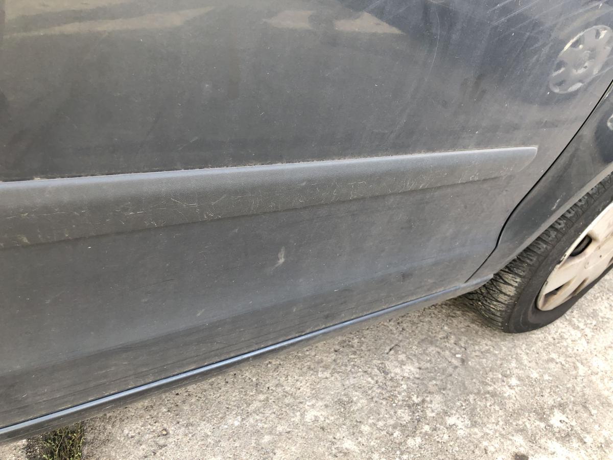 VW Polo 9N3 T&uuml;r vorn rechts Beifahrert&uuml;r im Rohbau auch 9N1 3-t&uuml;rig LC7V grau