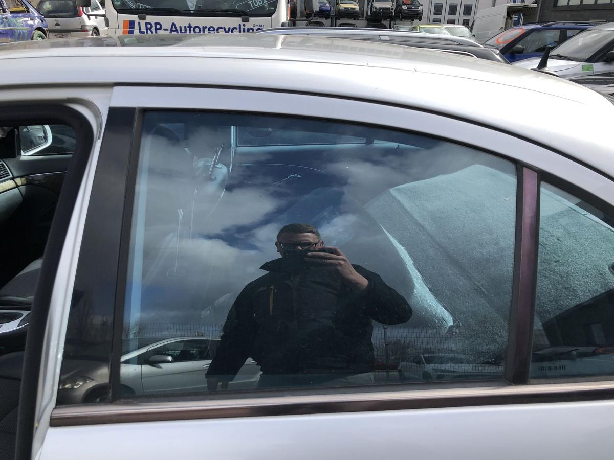 Mercedes E Klasse W211 Limo T&uuml;rscheibe hinten links Seitenscheibe Blaucolor
