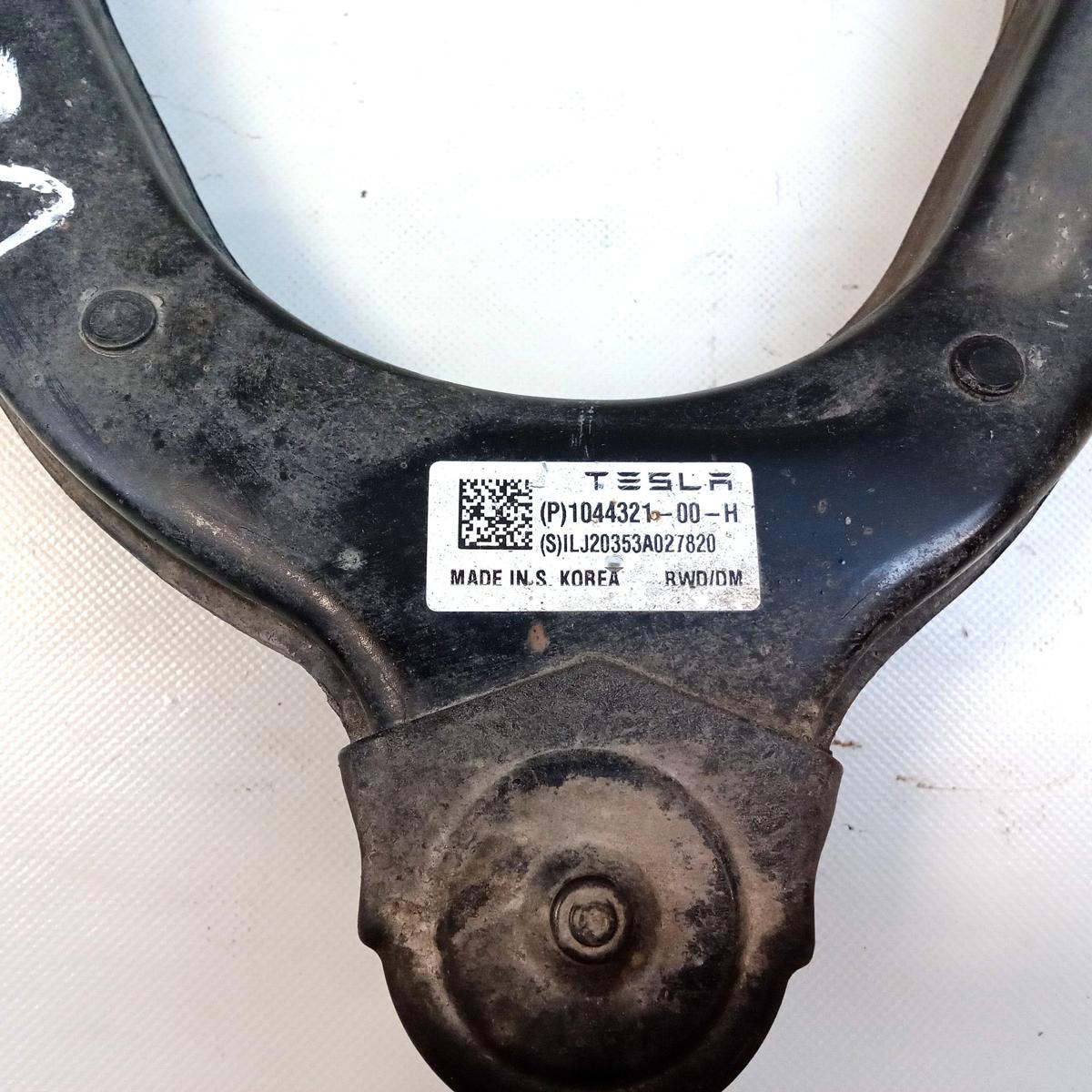 Tesla Model 3 RWD original Querlenker Vorderachse oben links Bj.2021