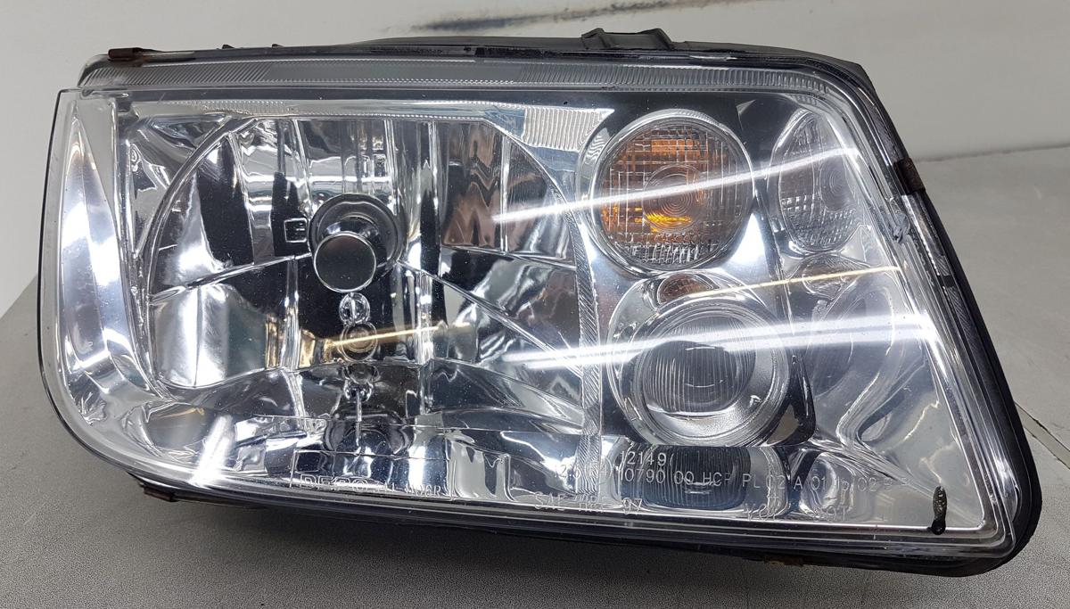 VW Bora Hauptscheinwerfer rechts mit NSW Bj1999 Frontscheinwerfer rechts VW Bora Hauptscheinwerfer rechts mit NSW Bj1999 Frontscheinwerfer rechts