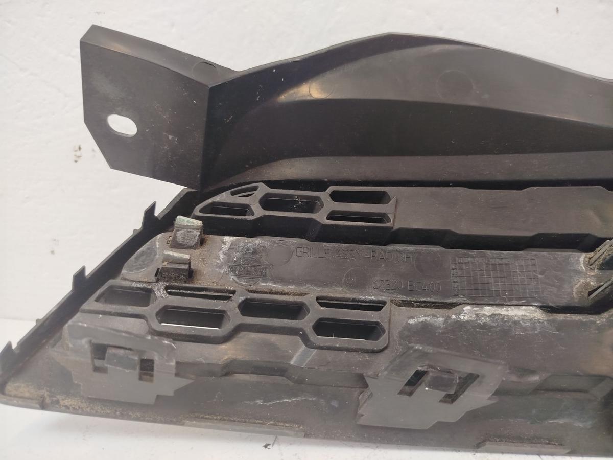 Nissan Micra K12 Kühlergrill Grill Frontgrill vorn rechts mit Blinkleuchte ab 05