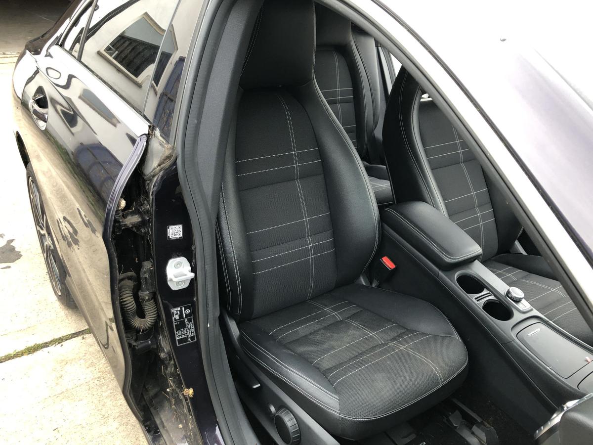 Mercedes CLA C117 bis 16 Sitz vorn rechts Beifahrersitz Stoff Artico Heizung
