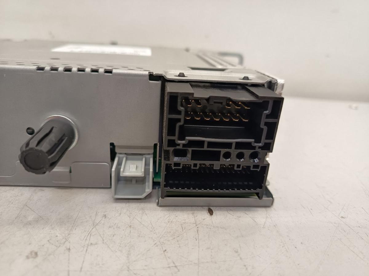 Renault Captur original Radio Autoradio 281153335R Baujahr 2016