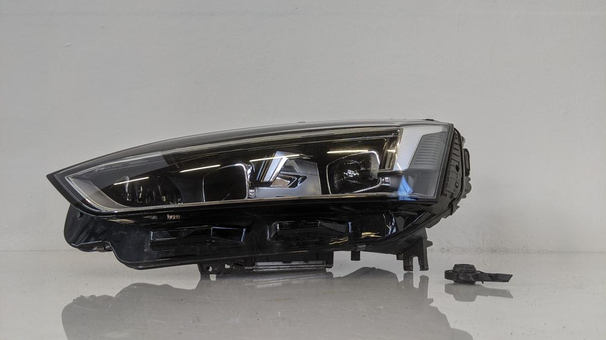 Audi A5 B9 F5 Scheinwerfer links LED Steuerteile Text beachten Lampe Voll LED