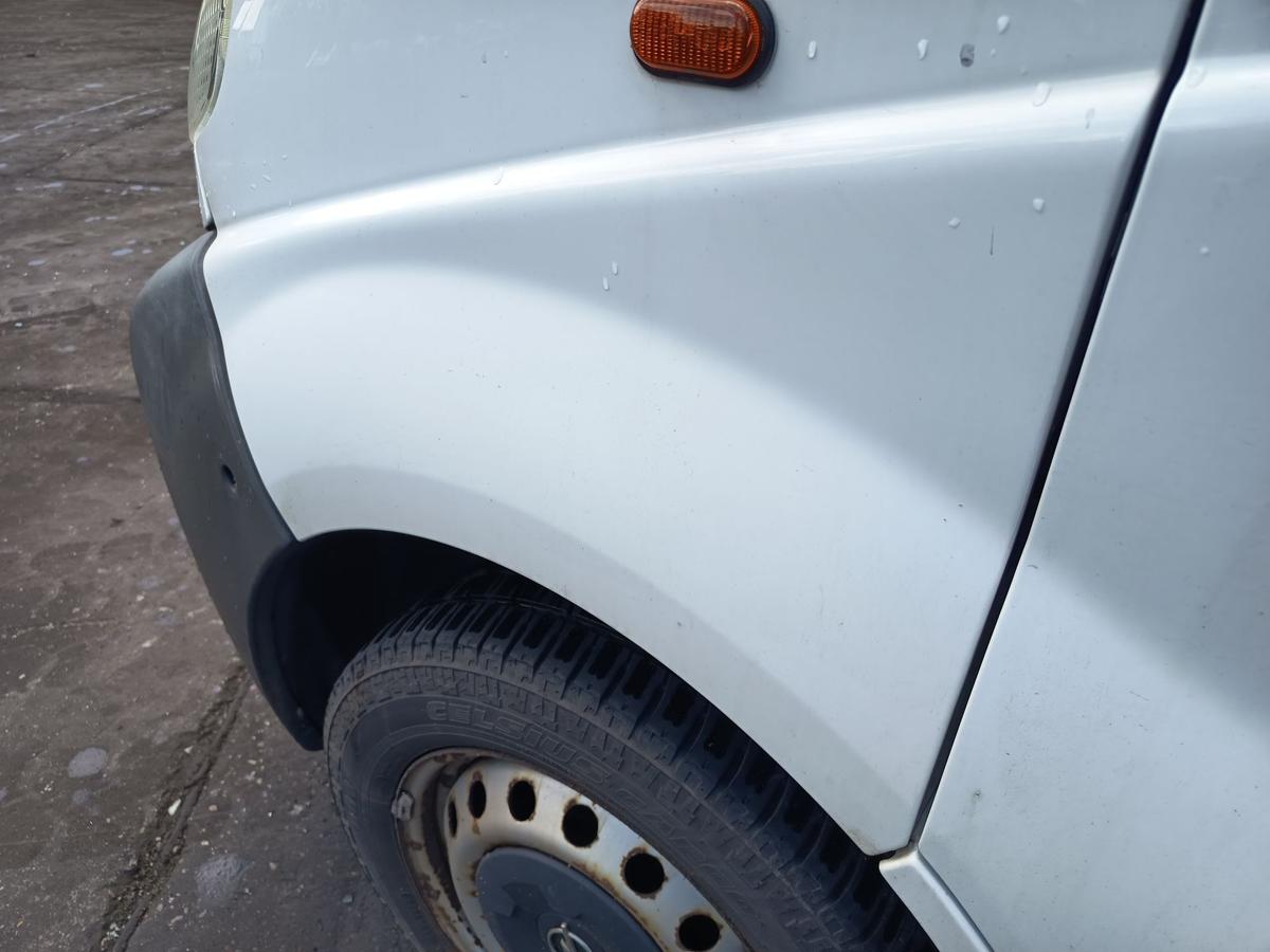 Opel Vivaro A original Kotfl&uuml;gel links Seitenteil L474 Casablancawei&szlig; Bj 2005