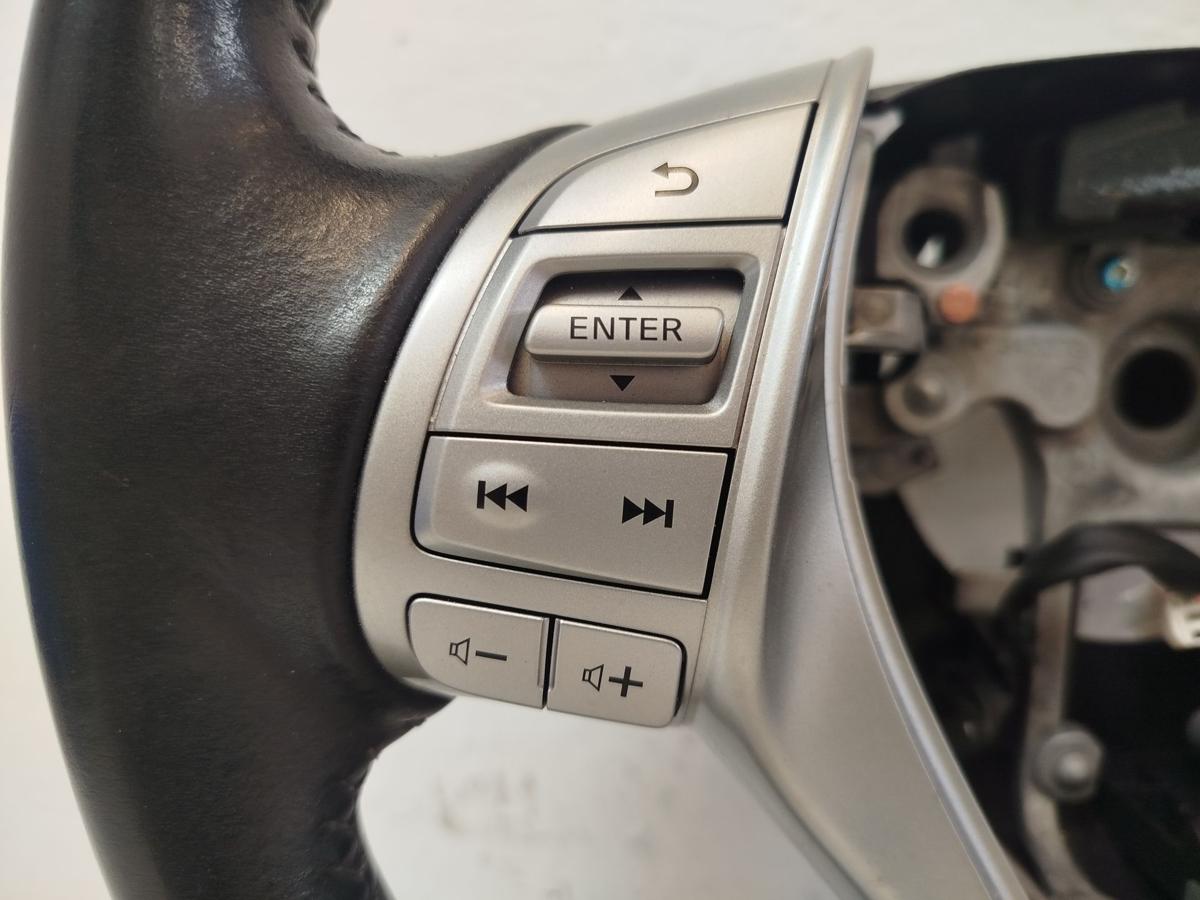Nissan Qashqai J11 Lenkrad Lederlenkrad mit Multifunktion 3 Speichen OEM