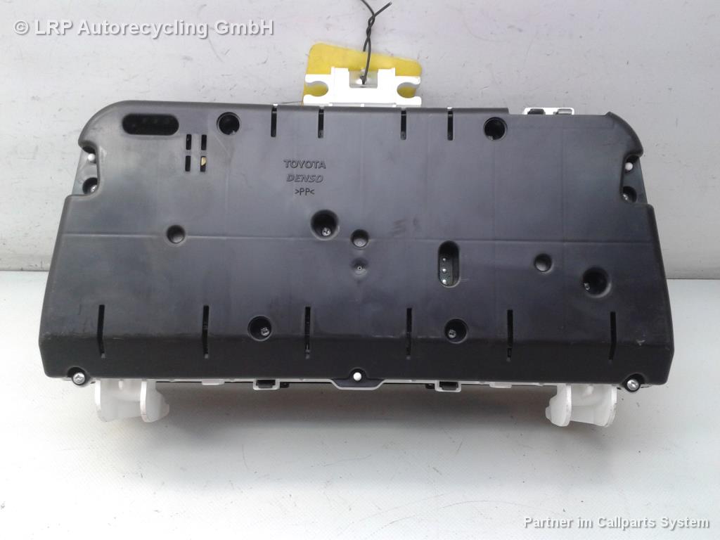 Toyota Corolla Verso BJ2006 Tacho Kombiinstrument 838000F020M Denso