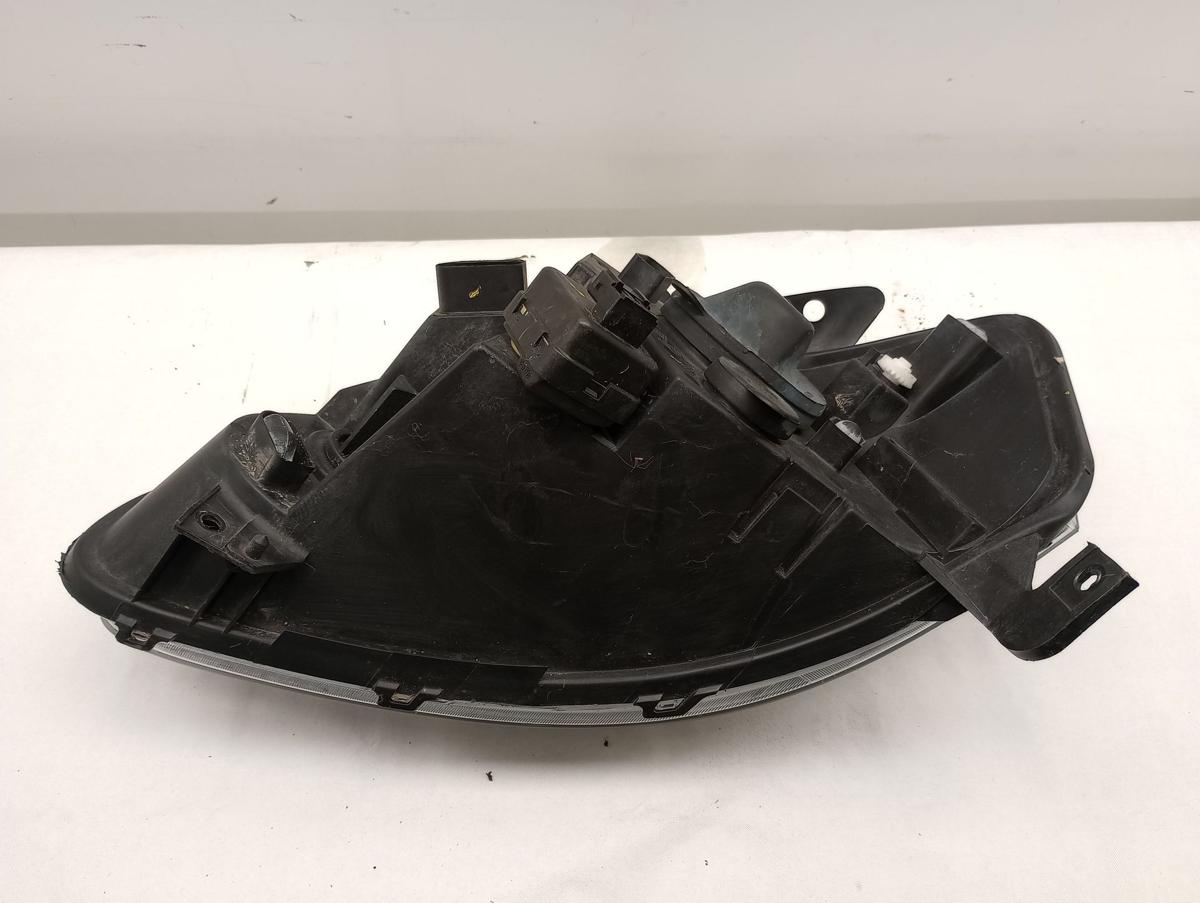 VW Fox orig Scheinwerfer rechts Halogen Bj 06