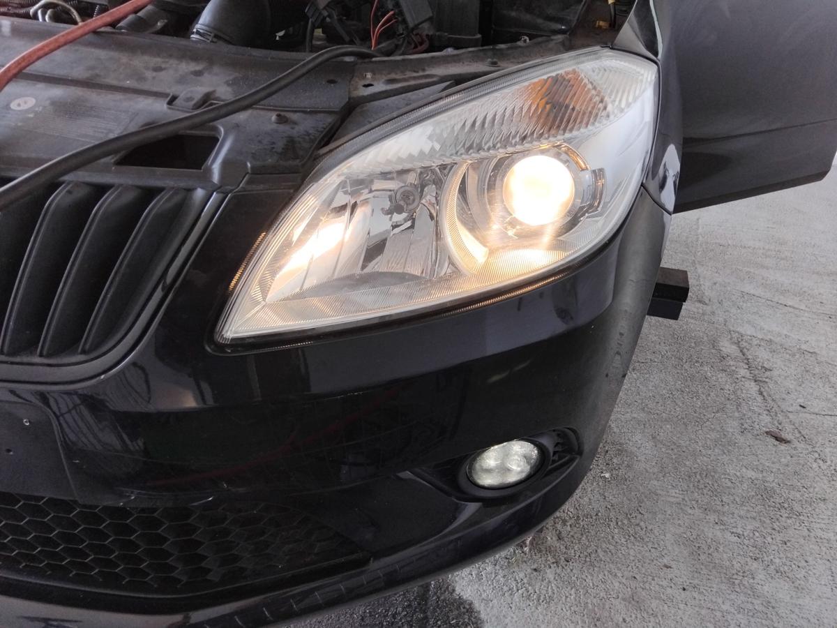 Skoda Fabia 2 5J Facelift original Scheinwerfer links Halogen Ellipsoid BJ2014