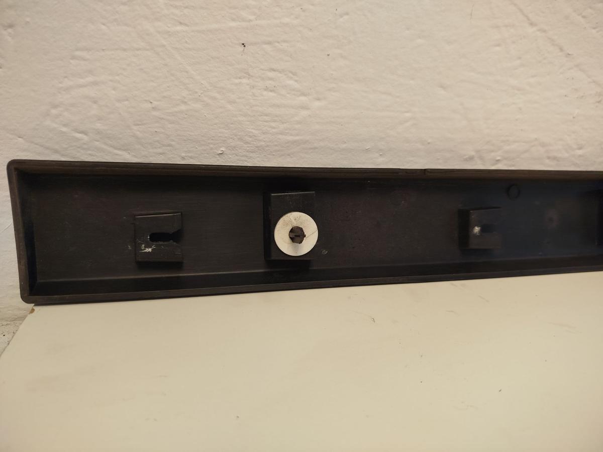 Peugeot 2008 I CU ab16 Zierleiste unten Tür vorn rechts Abschlussleiste