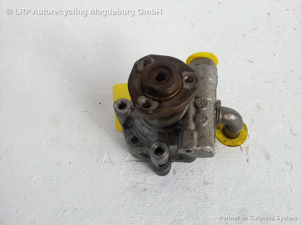 VW Golf 4 1J Bj.03 Servopumpe Pumpe Servolenkung 1J0422154B KYB