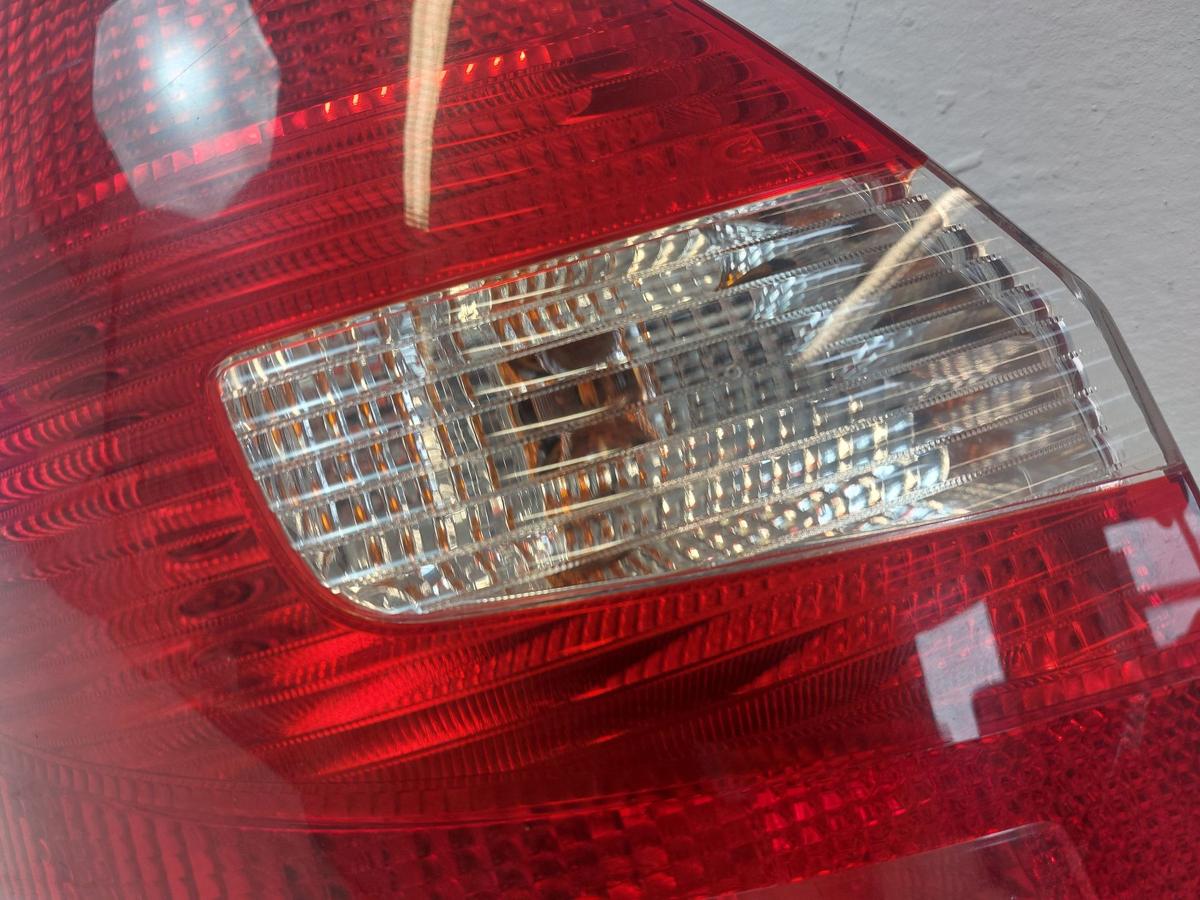 Skoda Fabia 5J R&uuml;ckleuchte links R&uuml;cklicht Heckleuchte 5 t&uuml;rer Schlusslicht
