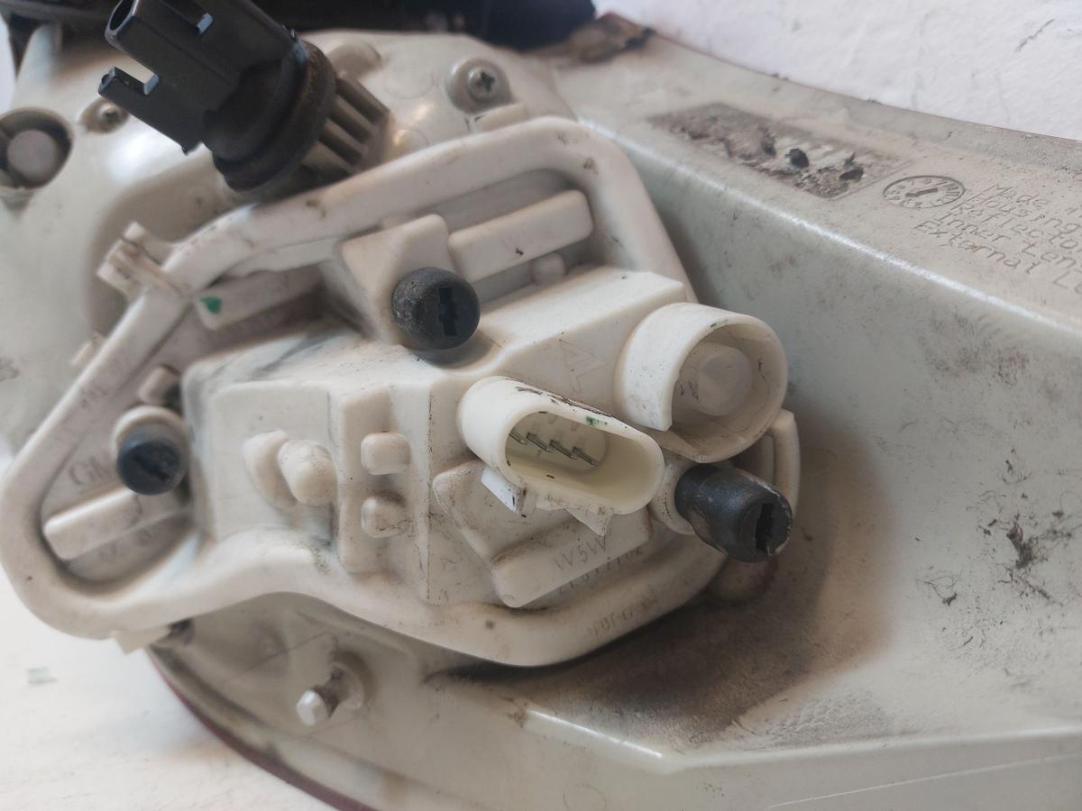 Opel Astra J R&uuml;ckleuchte links Au&szlig;enecke R&uuml;cklicht Heckleuchte Schlusslicht