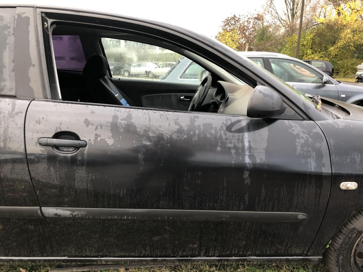 Seat Ibiza 6L Tür vorn rechts Beifahrertür vom 3 türer LC9Z Black Magic Pearl