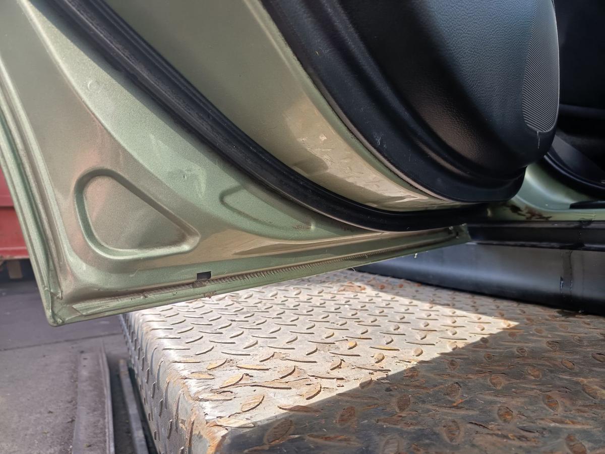 Nissan Tiida C11 orig Tür hinten links Fahrerseite J40 Green Bj 2008