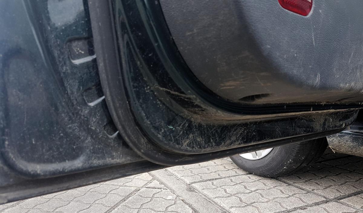 VW Touran 1T3 T&uuml;r vorn links in LD6W Veneziengr&uuml;n Bj2013 Rohbaut&uuml;r