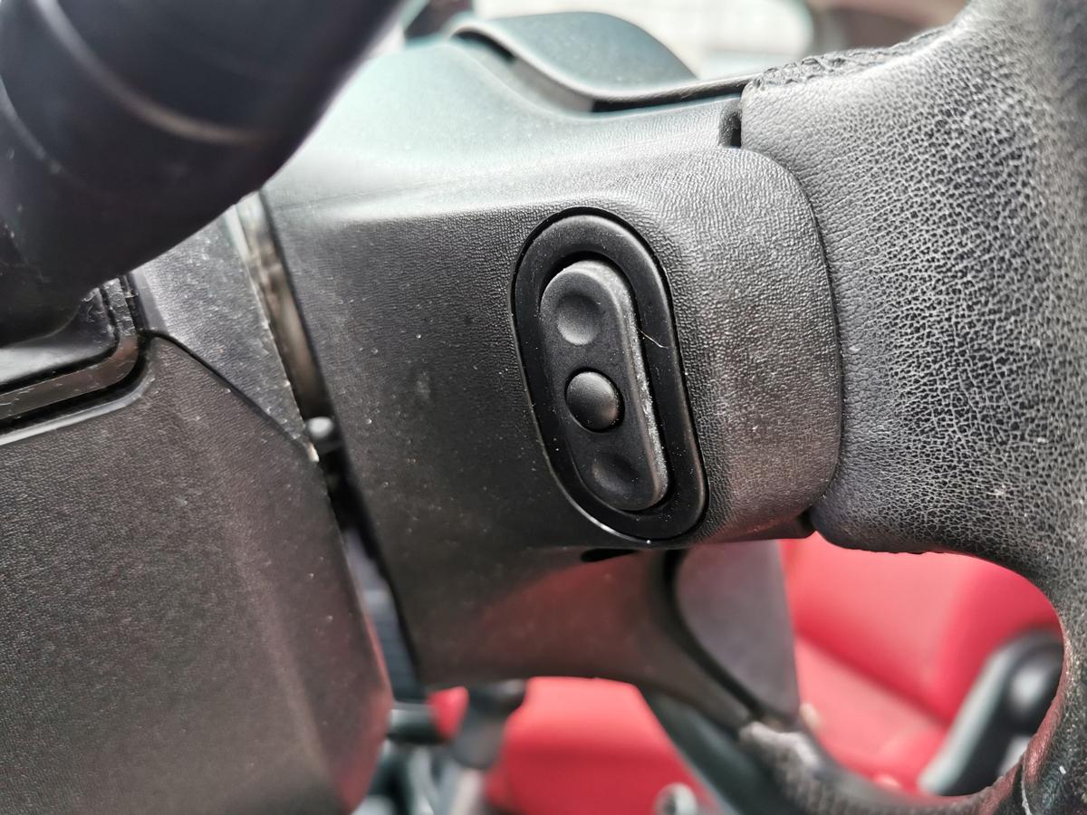 Mitsubishi Colt Z30 Lenkrad Lederlenkrad Radiotasten