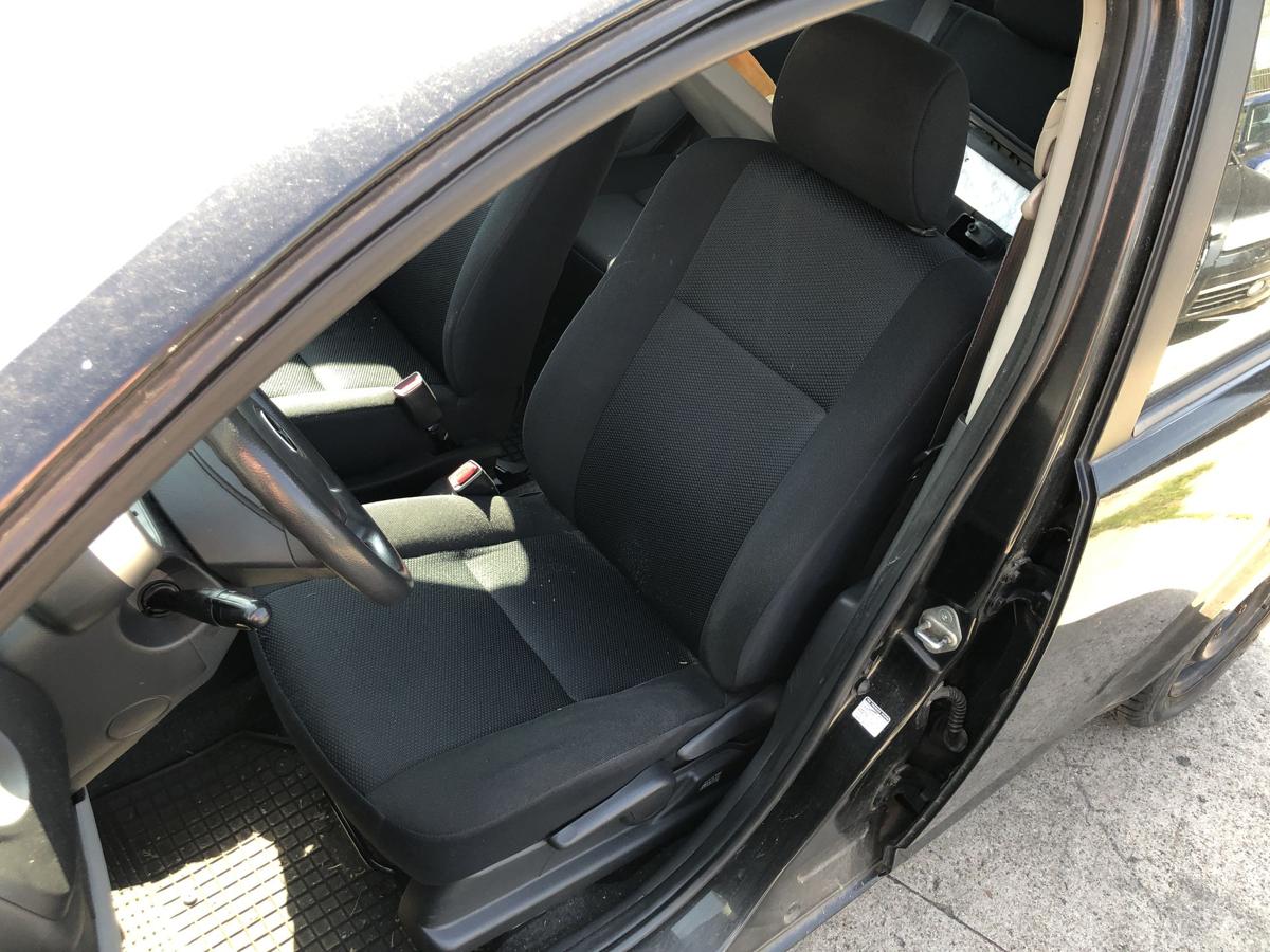 Subaru Justy 4 Typ M300F Sitz vorn links Fahrersitz Stoff ohne Heizung