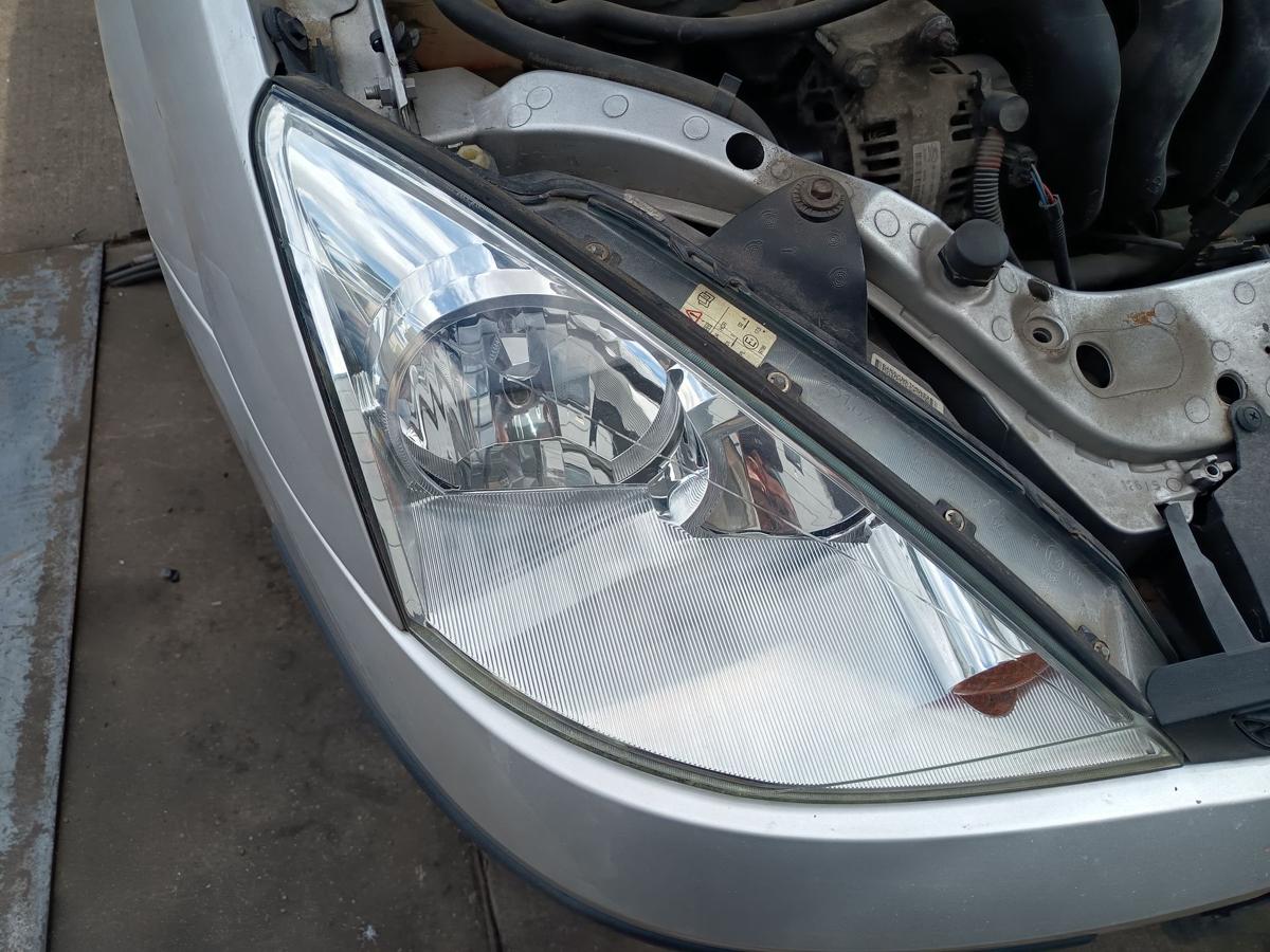 Ford Focus DAW original Scheinwerfer rechts Halogen Facelift Bj 2003