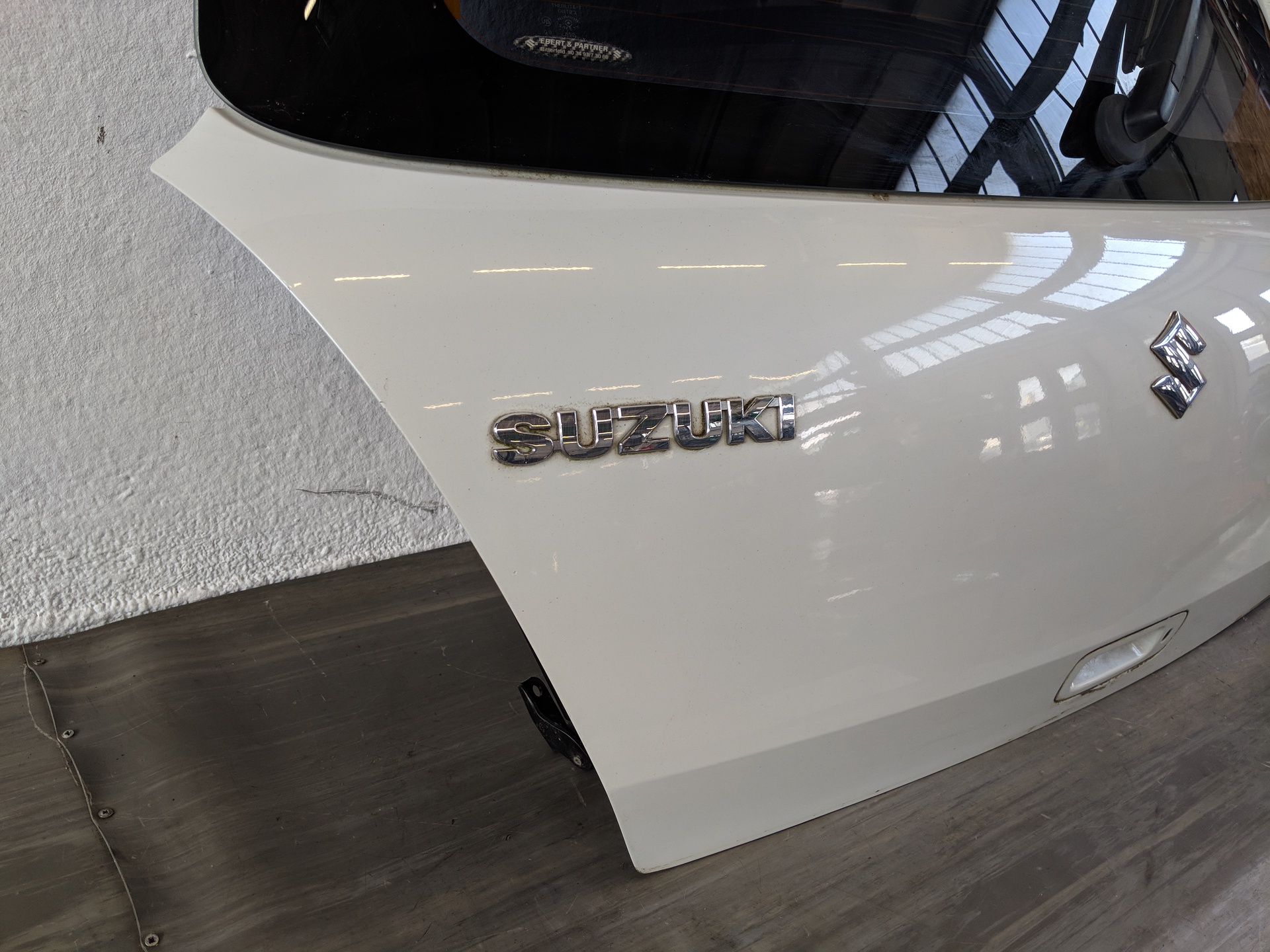 Suzuki Swift 4 ab08 Heckklappe Kofferaumklappe weiss 5-türer