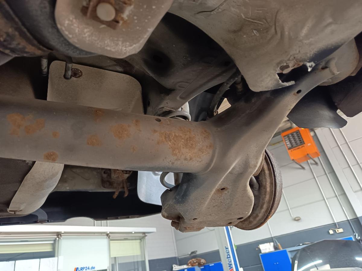 Opel Corsa D original Hinterachse Tr&auml;ger trommelgebremst 150tkm Bj 2007