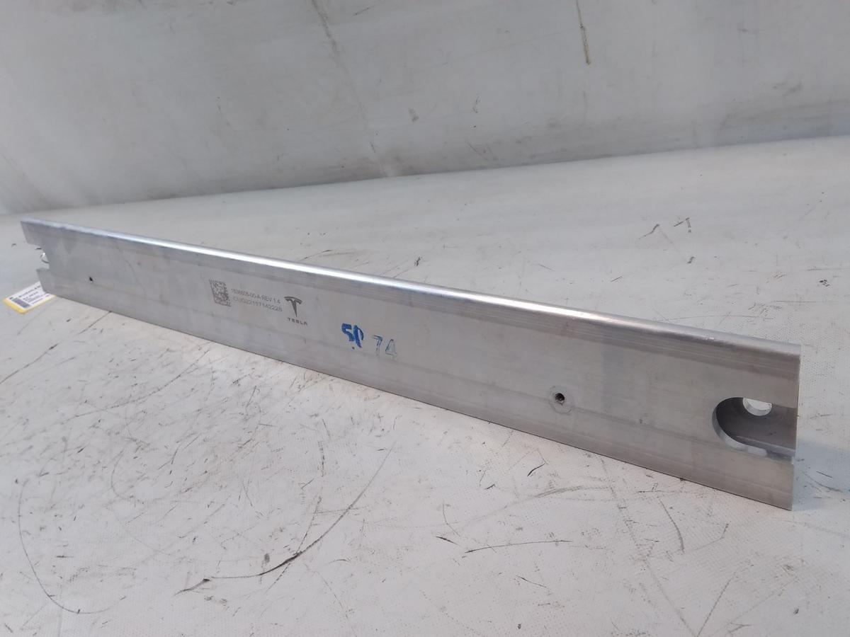 Tesla Model Y original Träger Halter Kühler oben BJ2023 1636605-00-A