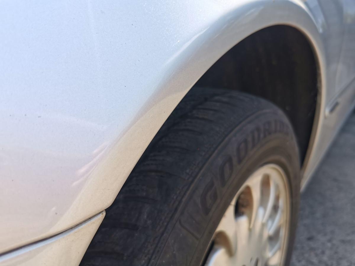 Mercedes E Klasse 211 Kotflügel Fender Seitenwand vorn links 744 Brillantsilber