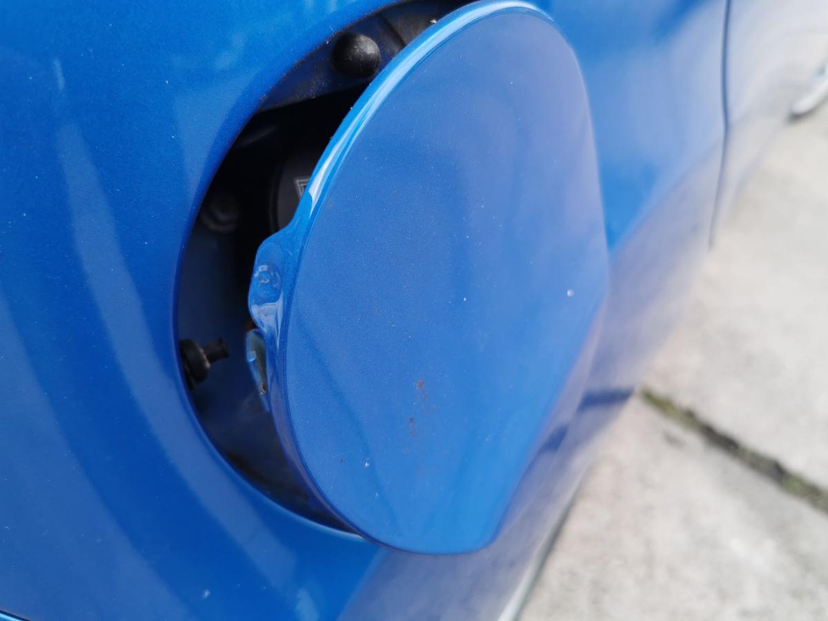 Chevrolet Spark M300 Tankklappe Tankdeckel Tankverschluss GCT Moroccan Blue met