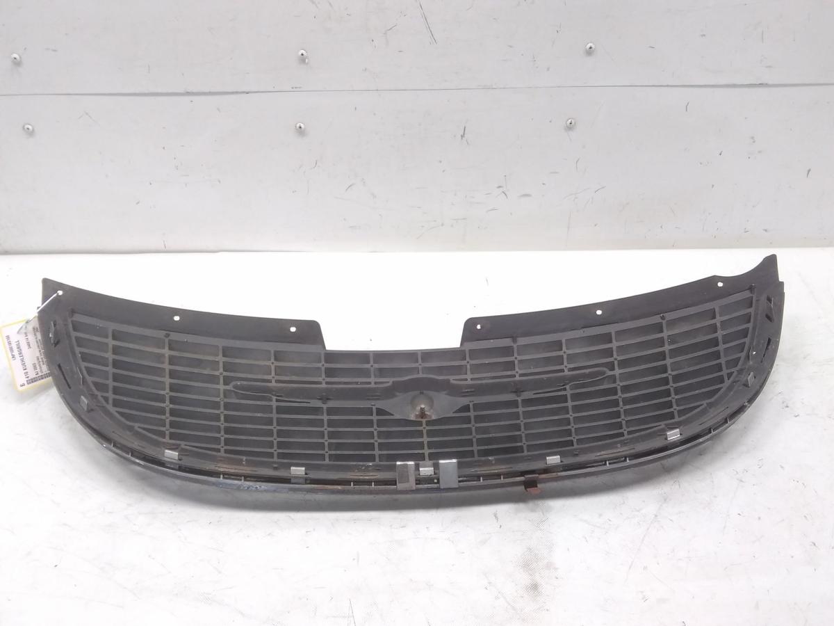 Chrysler Voyager RG original Kühlergrill 04857522AA BJ2003