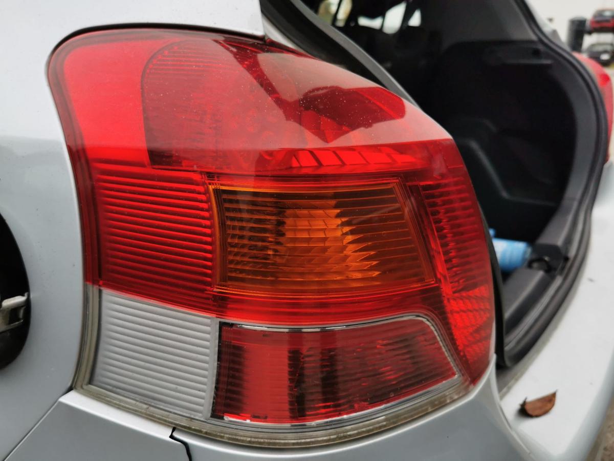Toyota Yaris XP9 Rückleuchte Rücklicht Schlusslicht Lampe hinten links 5trg