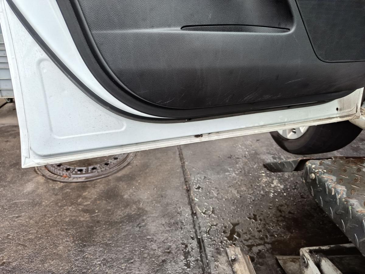Opel Meriva B original T&uuml;r vorn links Fahrer Rohbau Z474 Casablancawei&szlig; Bj 2013