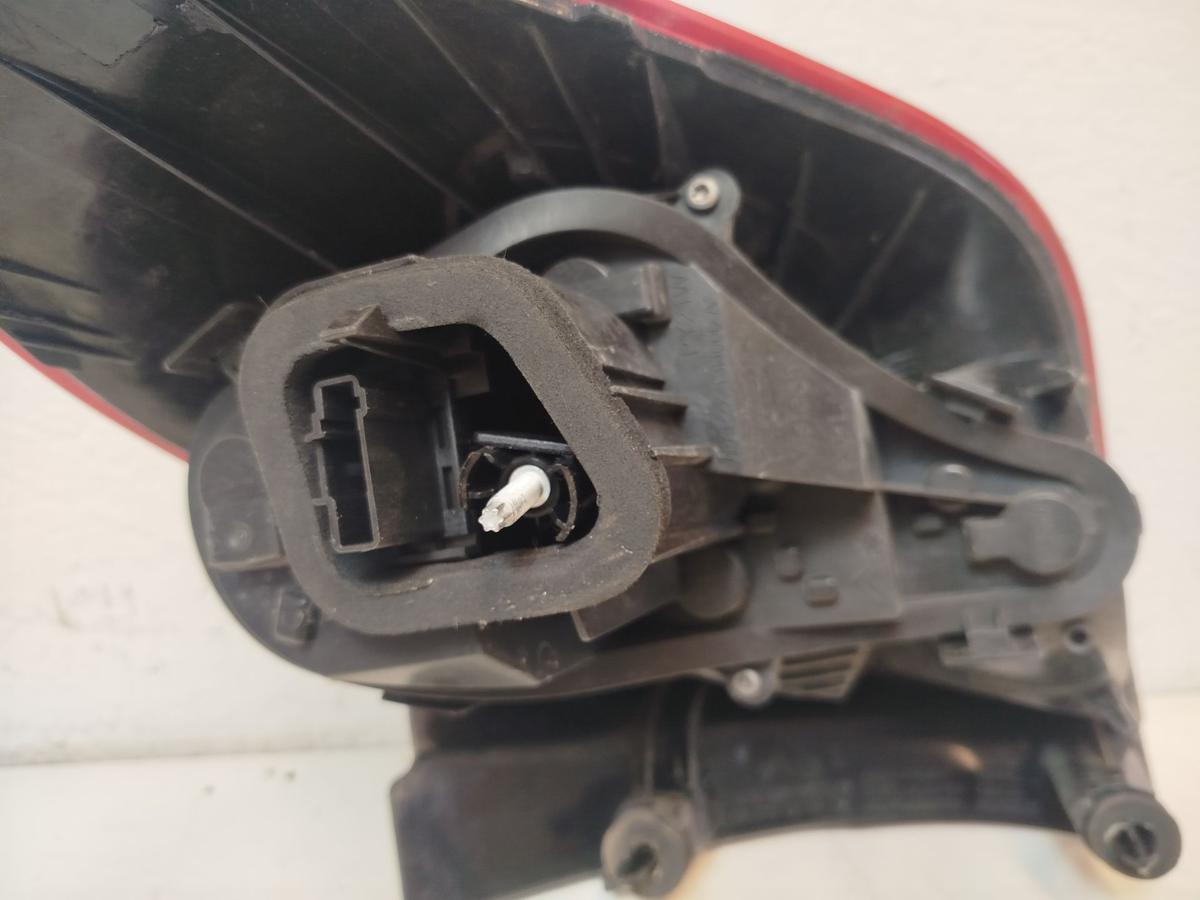 Citroen C4 II Typ N R&uuml;ckleuchte links au&szlig;en Ecke R&uuml;cklicht Heckleuchte Au&szlig;enteil