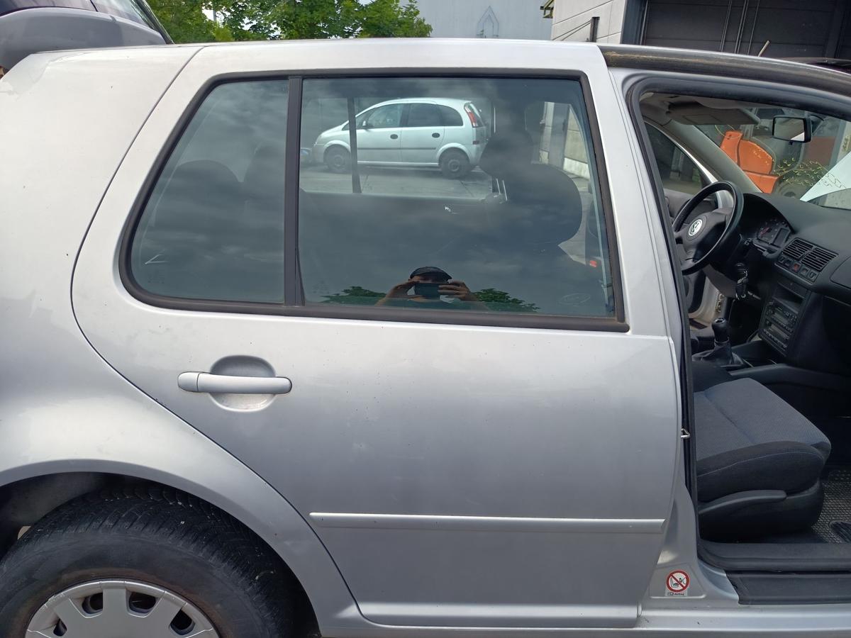 VW Golf IV original T&uuml;r hinten rechts Fond Rohbau B7Z Satinsilber Bj 1998