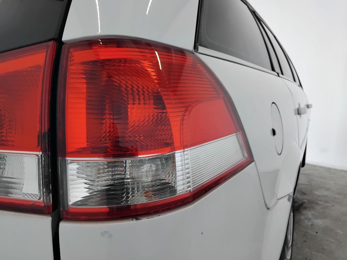 Opel Vectra C Caravan original R&uuml;ckleuchte Heckleuchte rechts au&szlig;en BJ2007