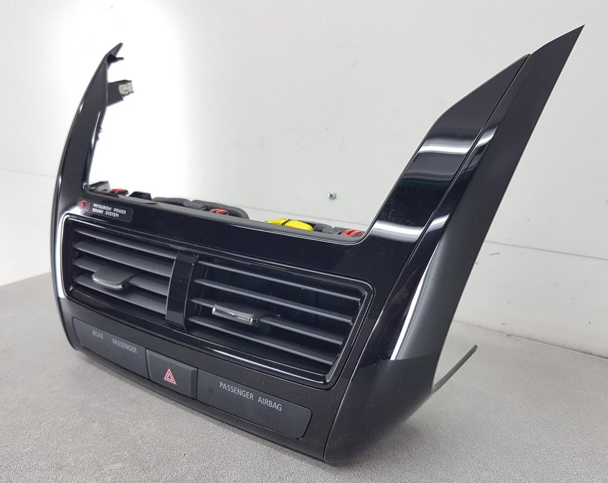 Mitsubishi Eclipse Cross Luftd&uuml;se mitte inkl Warnblinkschalter Bj2023 8002D032