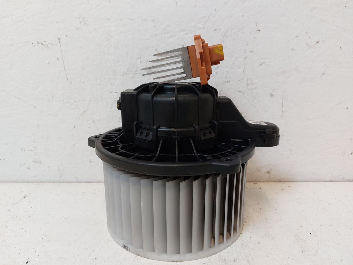 Hyundai i30 PD Mild Hybrid Gebl&auml;semotor Innenraumgebl&auml;se mit Vorwiderstand