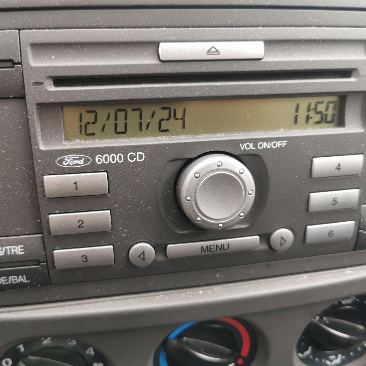 Ford Fusion JU2 Autoradio Radio CD Radio Ford 6000CD Code fehlt mit Test TEXT