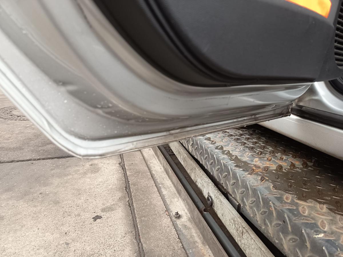 Opel Meriva A original T&uuml;r hinten links Fond Z157 Starsilber Bj 2010