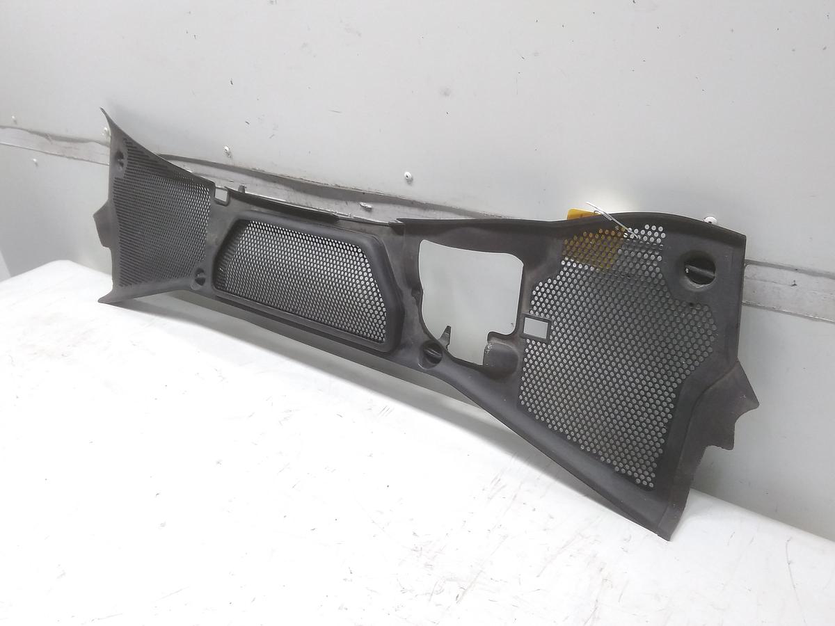 VW Phaeton GP3 original Plastikabdeckung Wasserkasten Bj.2010