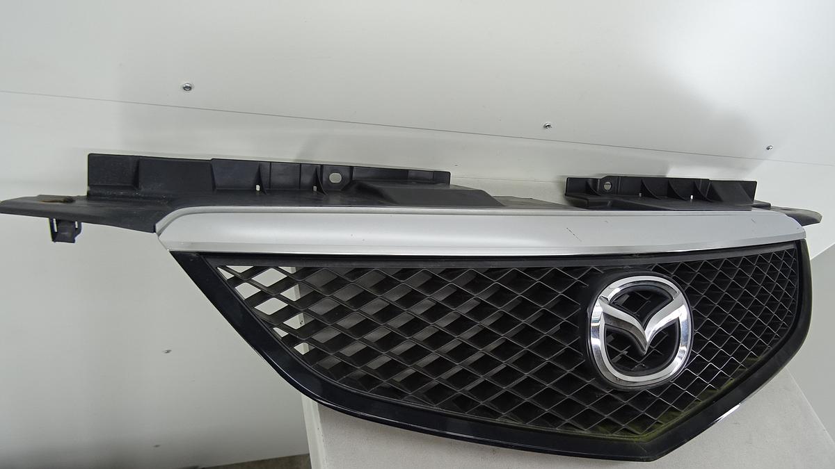 Mazda MPV Bj2003 Kühlergrill Modell 2002 bis 2003