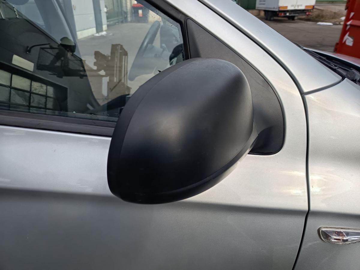 Hyundai i20 original Aussenspiegel rechts Beifahrer manuell unlackiert Bj 2012